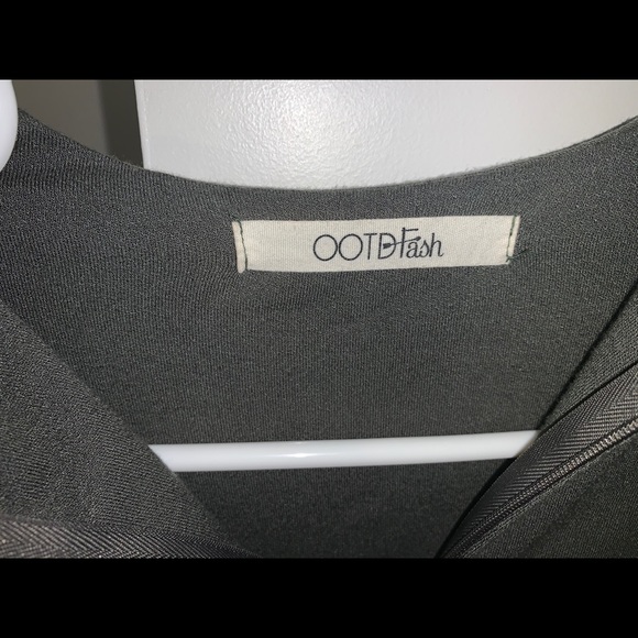 Olive Green Cropped zip-up long sleeve - Picture 2 of 2